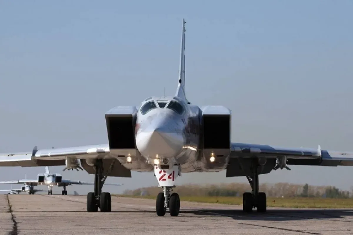 Российские бомбардировочные самолеты Ту-22М3 провели патрулирование над Балтикой